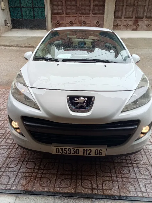 Peugeot 207 2012 Fennec