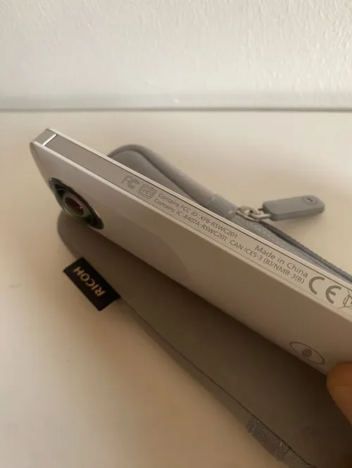 Appareil photo 360 ricoh theta m15 venu de France état comme neuf 