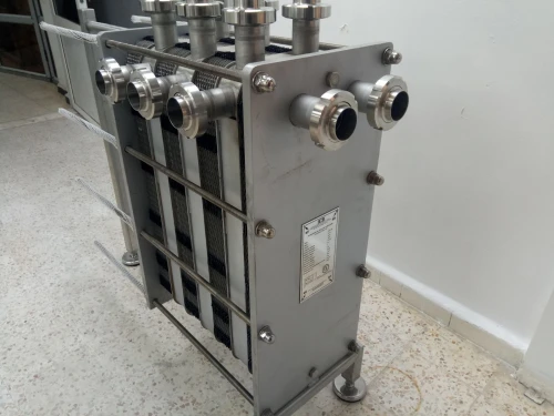 Échangeur de chaleur à plaques Alimentaire destiné à la pasteurisation En Inox capacité 1000 L/H