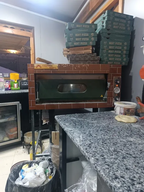 Four de pizza
