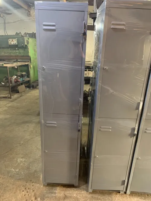 Vestiaire métallique Scolaire / Armoire métallique / Classeur métallique C4 / Rayonnage / Etagère