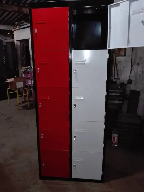 Vestiaire métallique Scolaire / Armoire métallique / Classeur métallique C4 / Rayonnage / Etagère