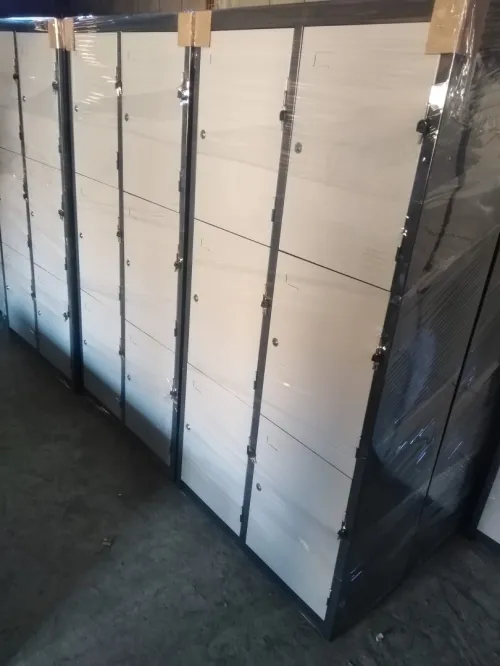 Vestiaire métallique Scolaire / Armoire métallique / Classeur métallique C4 / Rayonnage / Etagère