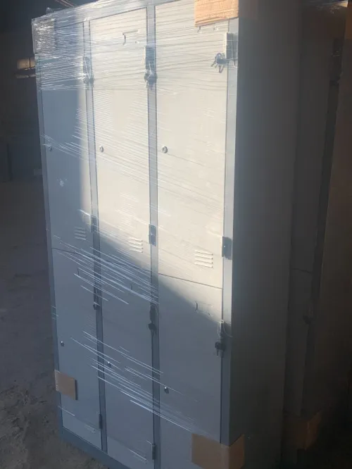 Vestiaire métallique Scolaire / Armoire métallique / Classeur métallique C4 / Rayonnage / Etagère