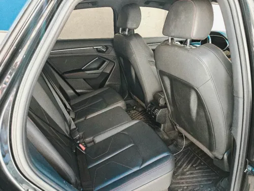Audi Q3 2023 S LINE