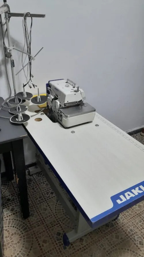 Machine à coudre surjeteuse jaki 5 fils