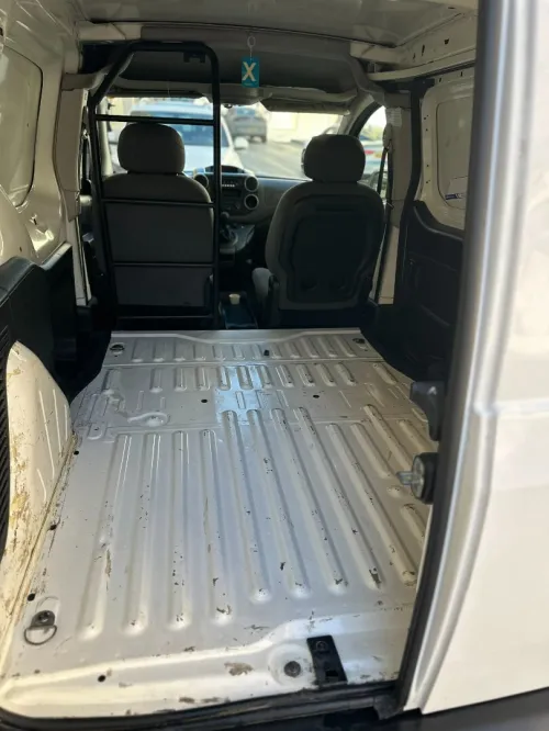 Peugout B9 2015