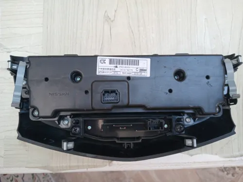 Écran button parking button climatisation enveloppe levier de vitesse nissan Qashqai 2020 