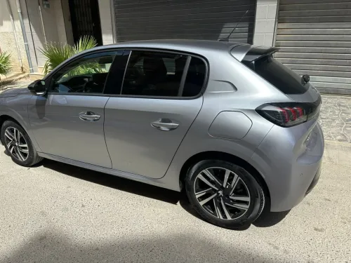 Peugeot 208 2023 Allure Pack
