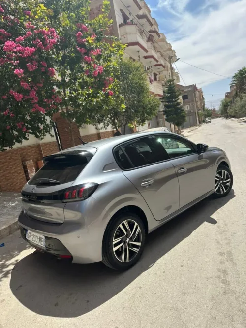 Peugeot 208 2023 Allure Pack