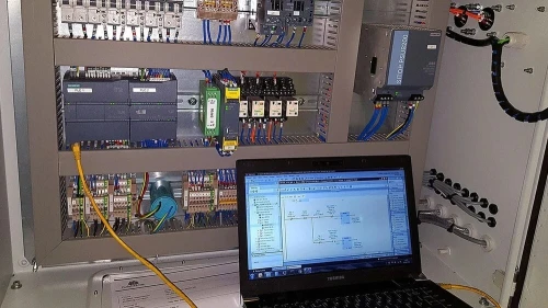 Automaticien maintenance industrielle