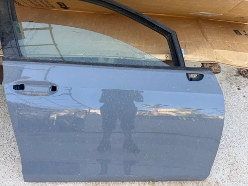 Porte avant deroite golf 8