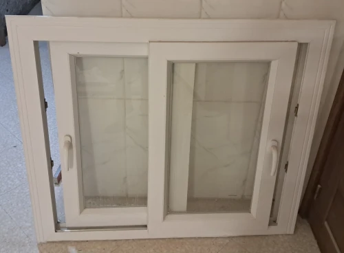 Fenêtre en aluminium 