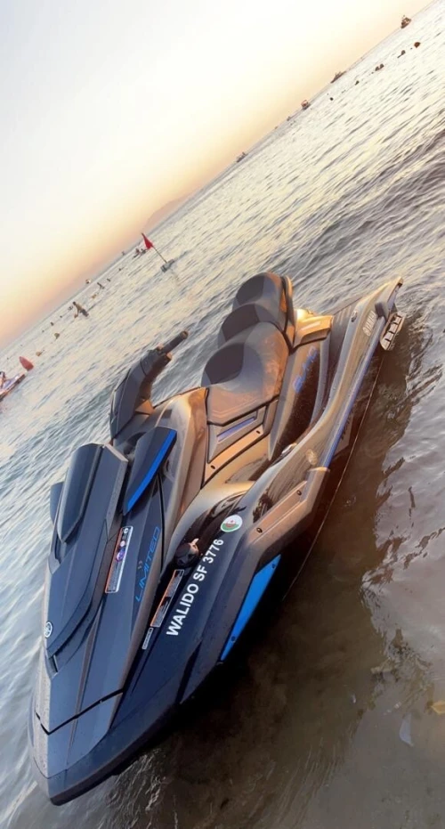 Jet ski