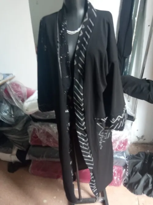 ورشة خياطة 