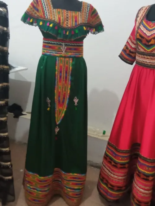 ورشة خياطة 