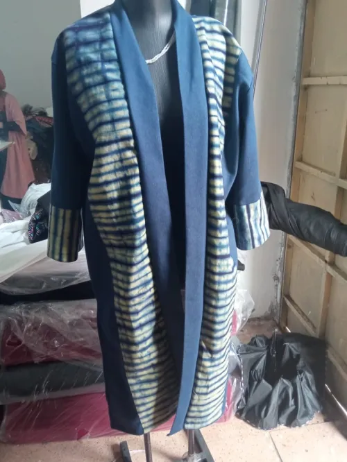 ورشة خياطة 