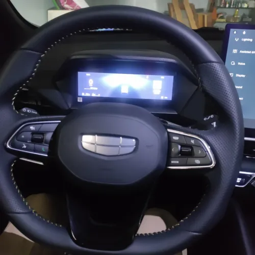 Geely Coolray 2025 