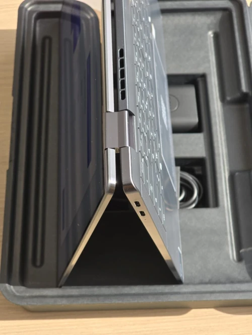 Ultrabook Dell 2-en-1 convertible Ecran 14" Tactile 2.5K sRGB  (VENDU)