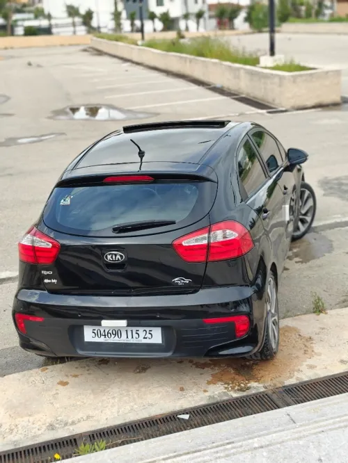 Kia Rio 5 portes 2015 Funny Facelift 