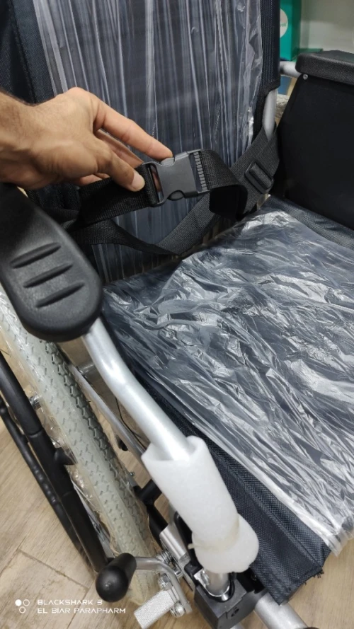 Fauteuil roulant noir aluminium 