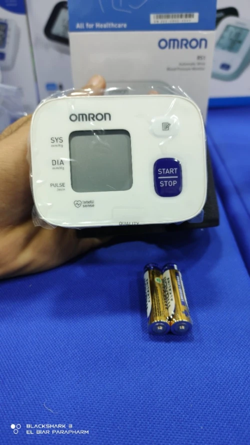 TENSIOMÈTRE À POIGNET OMRON RS1