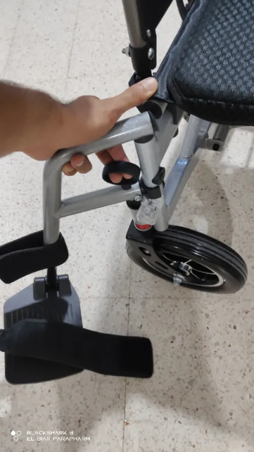 Fauteuil roulant Electrique pliable et léger