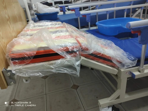 Lit médicalisé multipositions  garde robe pour soins  a domicile 