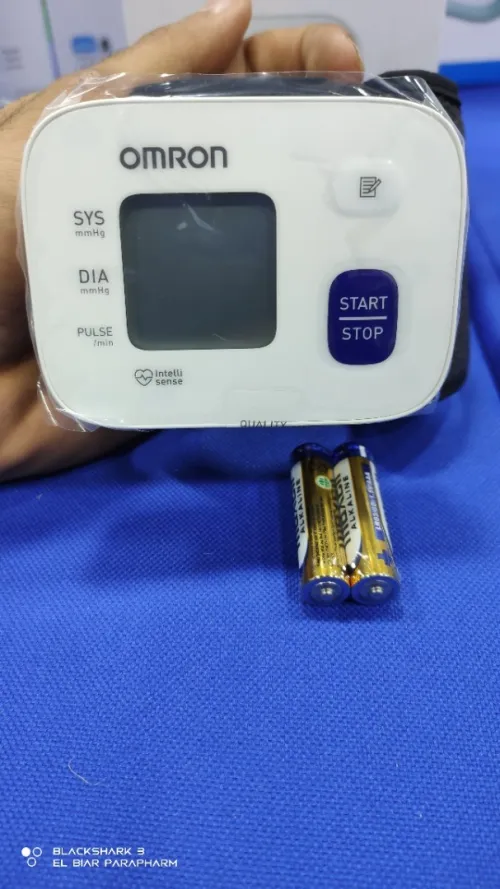 TENSIOMÈTRE À POIGNET OMRON RS1