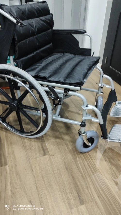 Fauteuil roulant large 56 cm penu gonflable 