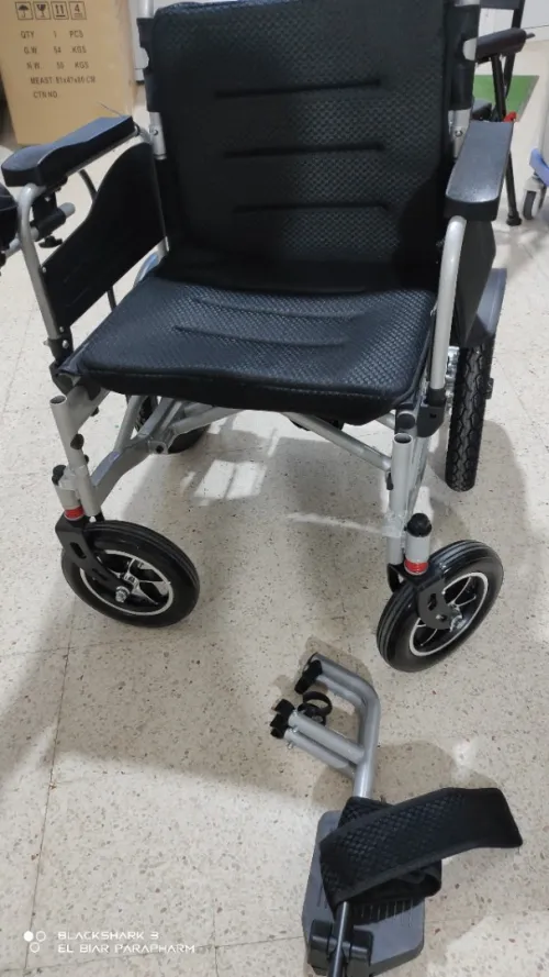 Fauteuil roulant Electrique pliable et léger