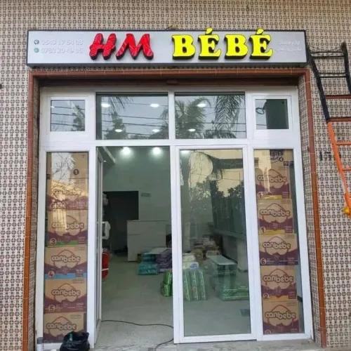 Habillage vitrine panneau publicitaire alucobonde aluco verre aluminium