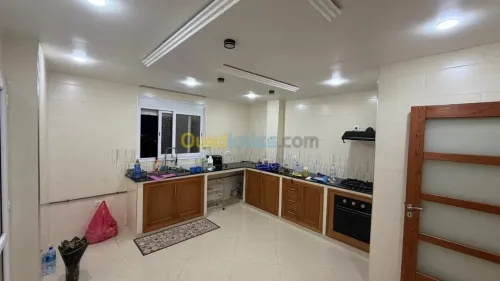 Location Appartement Niveau de villa F4 Alger Birkhadem