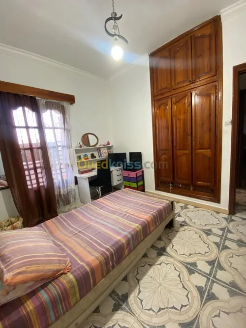 Vente Appartement Niveau de villa F4 Alger Kouba