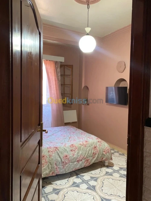 Vente Appartement Niveau de villa F4 Alger Kouba