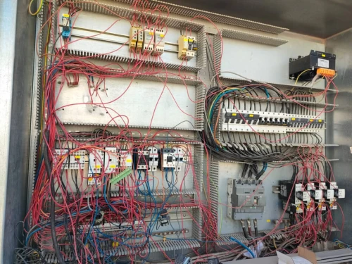 électricien bâtiment / industriel كهرباء معمارية و صناعية