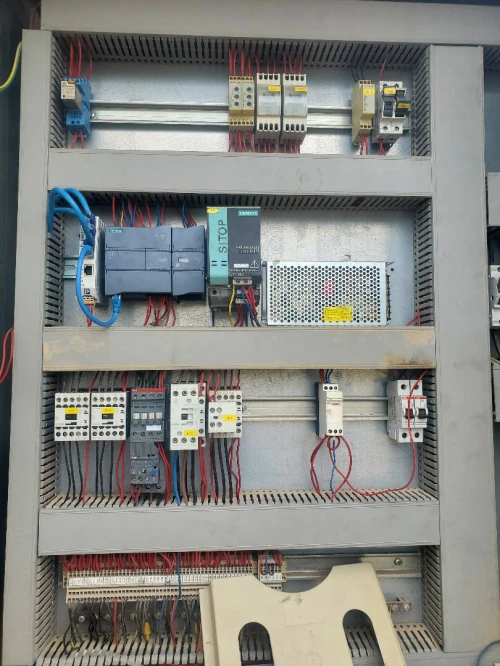 électricien bâtiment / industriel كهرباء معمارية و صناعية
