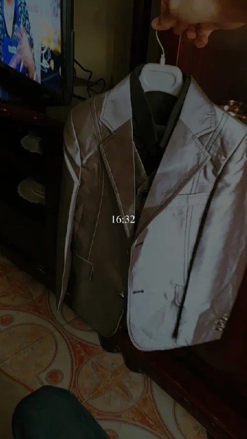  Ensemble costumes li intéressé 