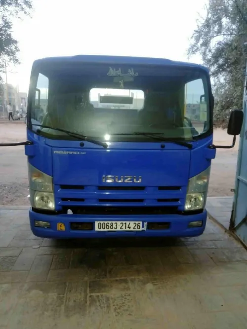 Isuzu Npr 71 2014