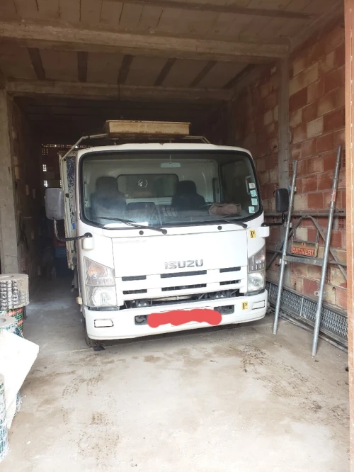 Isuzu Isuzu 2010