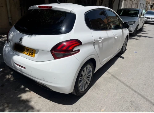 Peugeot 208 2018 Allure Facelift