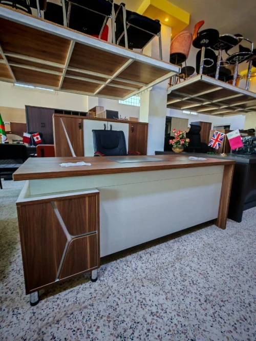 Ensemble de bureau PDG 4pcs (notre production)