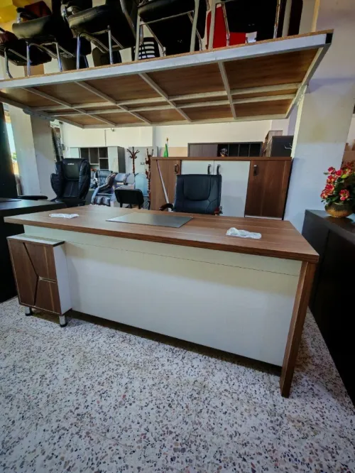 Ensemble de bureau PDG 4pcs (notre production)