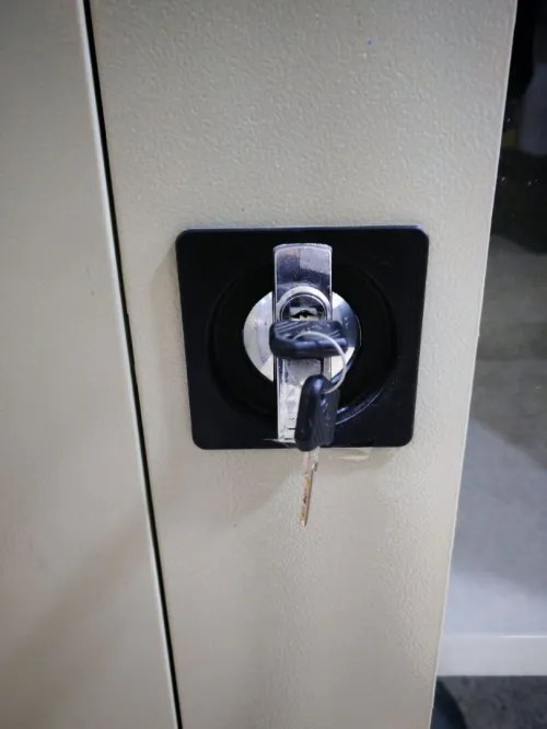Armoire métallique demi vitrée 1er choix tôle 7 