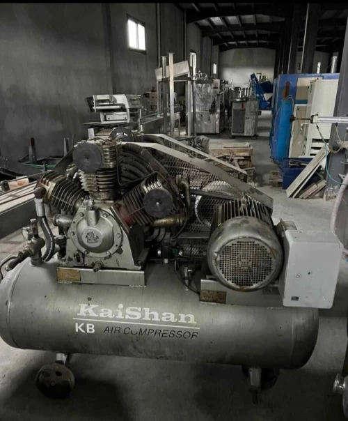 Vente une souffleuse MG 880 + cmoprisseur un point 2+ sicheur matériel très bonne état
