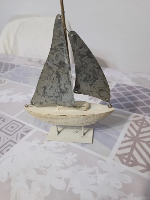 Collections variée d'objets de décoration sur le thème marin