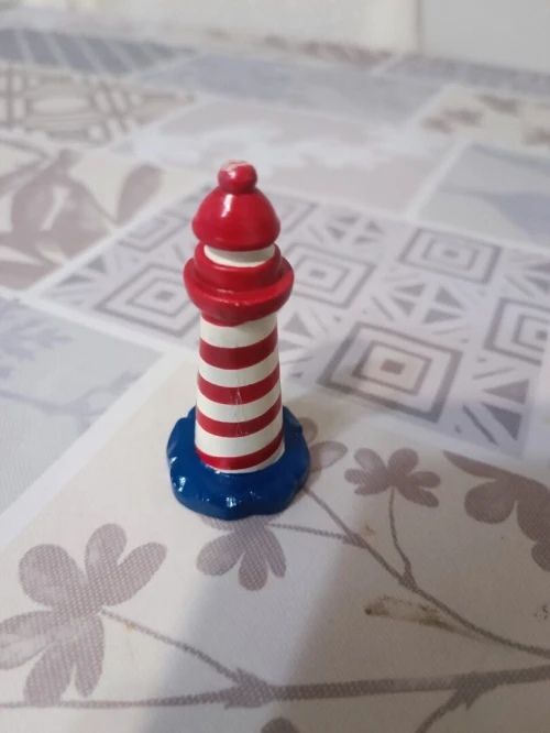 Collections variée d'objets de décoration sur le thème marin