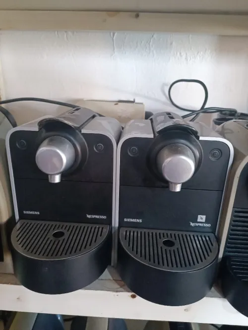 Machine à café Nespresso . Voir en bas de l'annonce  la liste des modèles avec prix