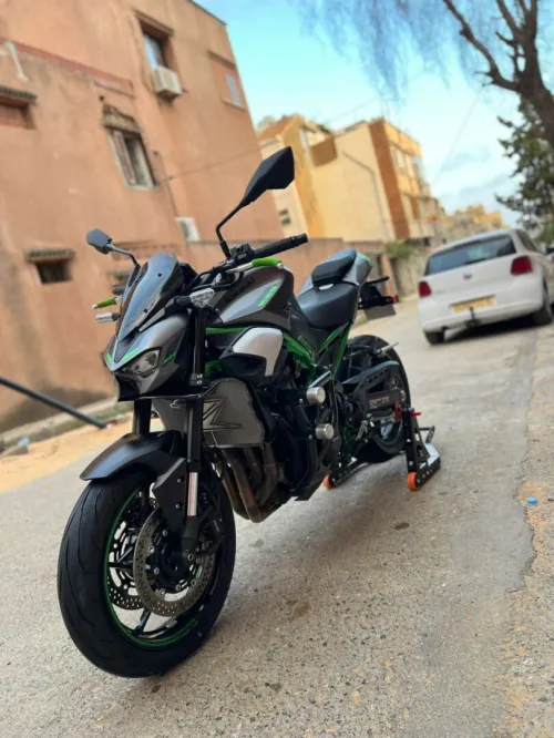 Kawasaki Z900 