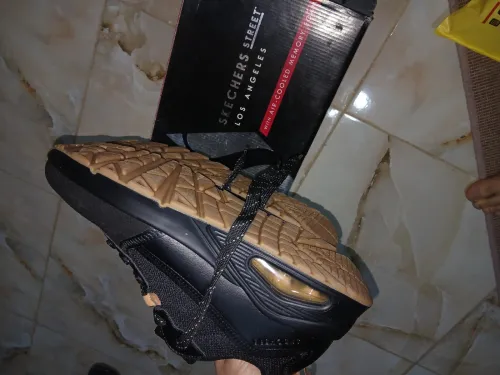 Skechers